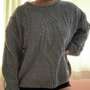 OVERSIZED KNIT SWEATER